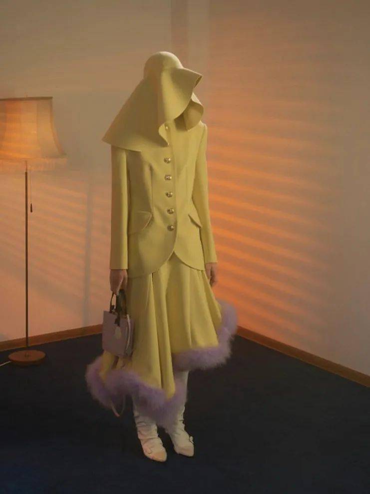 时装|想做不撞衫大赛的冠军，你还缺一件格鲁吉亚的时装