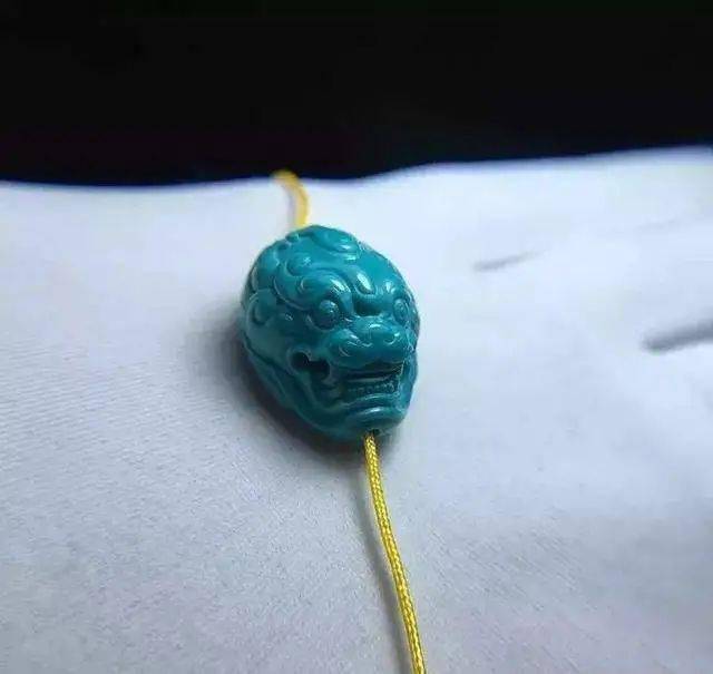 象征|如何戴出手串逼格？这个配饰要选好！