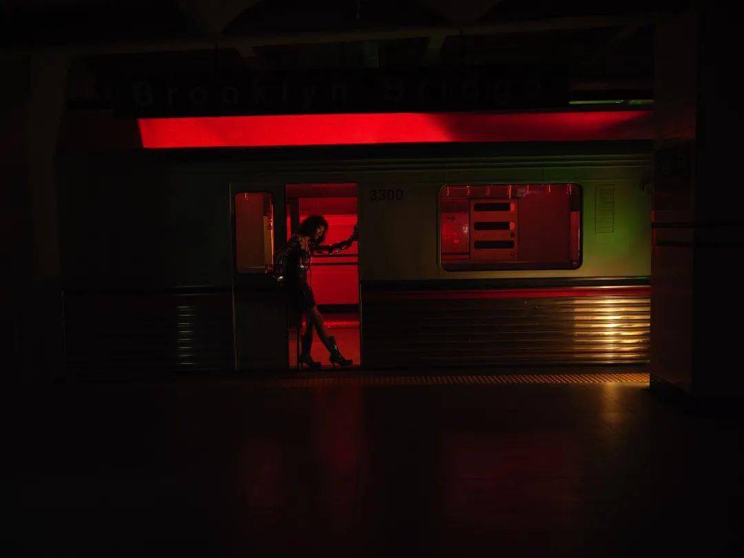 uth|你妆啥 | 我们瞒着王菲拍了她