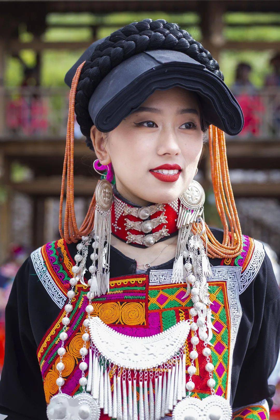贵州黔南民族服饰设计大赛：了解“穿在身上的历史”