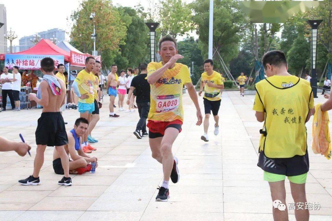 陈英 金春梅 石红丽 易锦秀 朱佳 皮雪芬男子:周井锋 郑锦波 陈宗飞