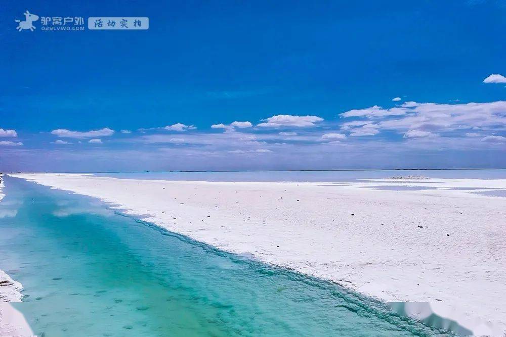 一半蓝一半绿的双色湖，不出国就能打卡的“马尔代夫”，今年超火网红线路就你还没去过！