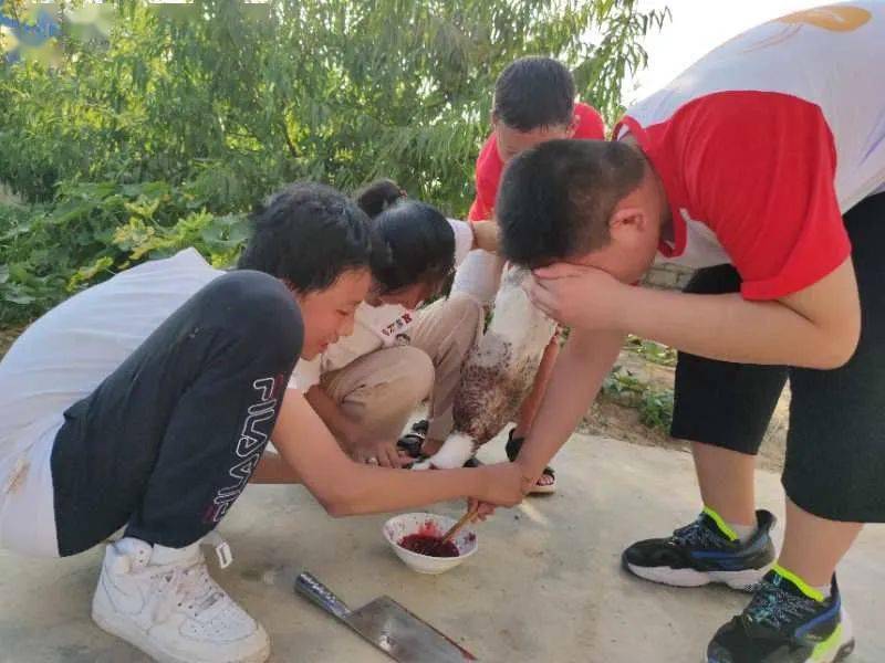 永州|看到成品让人口水直流欧爸的孩子们下厨学做永州血鸭