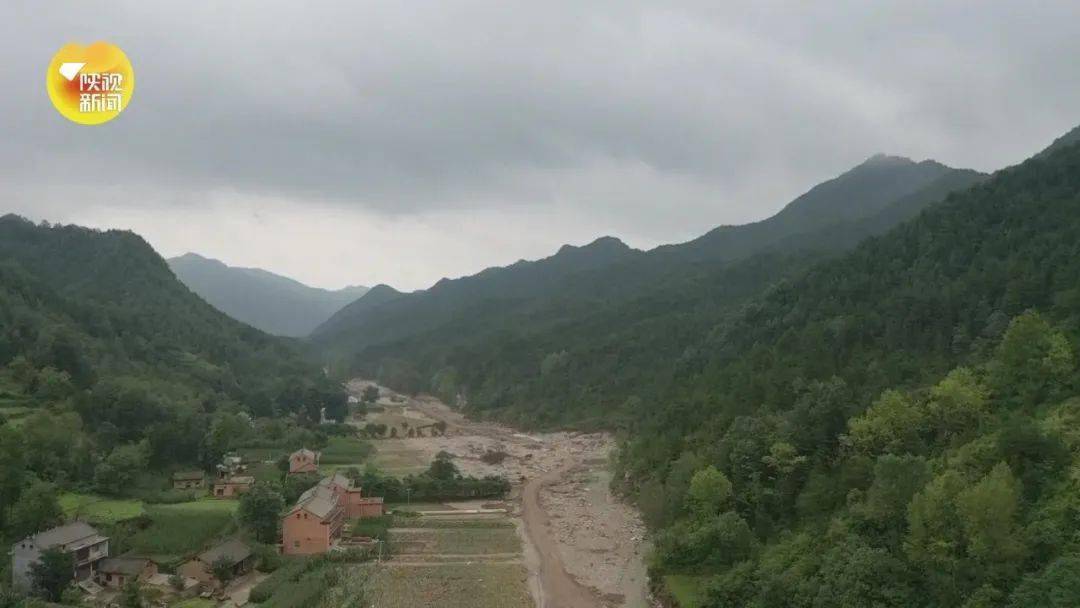 洛南县石门镇太白岔村是一个沿河沟分布的山村