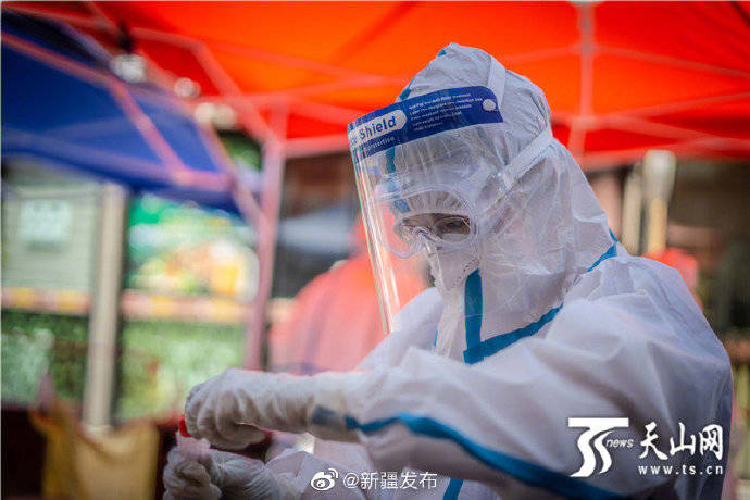 采样|阿勒泰支援乌鲁木齐市核酸采样队：小女孩的一个少先队队礼，感动了我