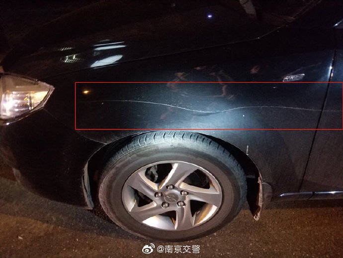 一斤白酒后断片 连划9辆车