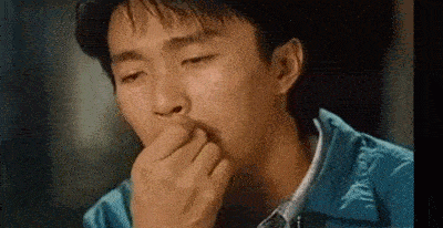 有些男生头发打理的精致,胡子天天刮