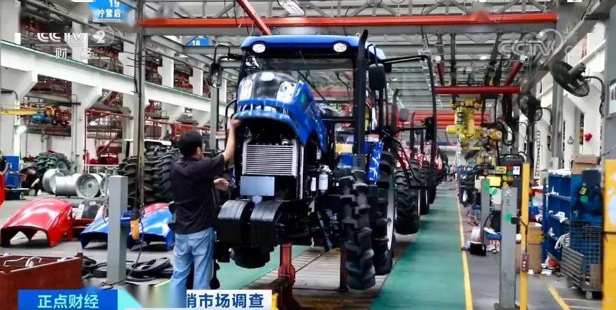 销售量|拖拉机也卖疯了！火爆到只剩样机！农机市场这么紧俏，透露什么信号？