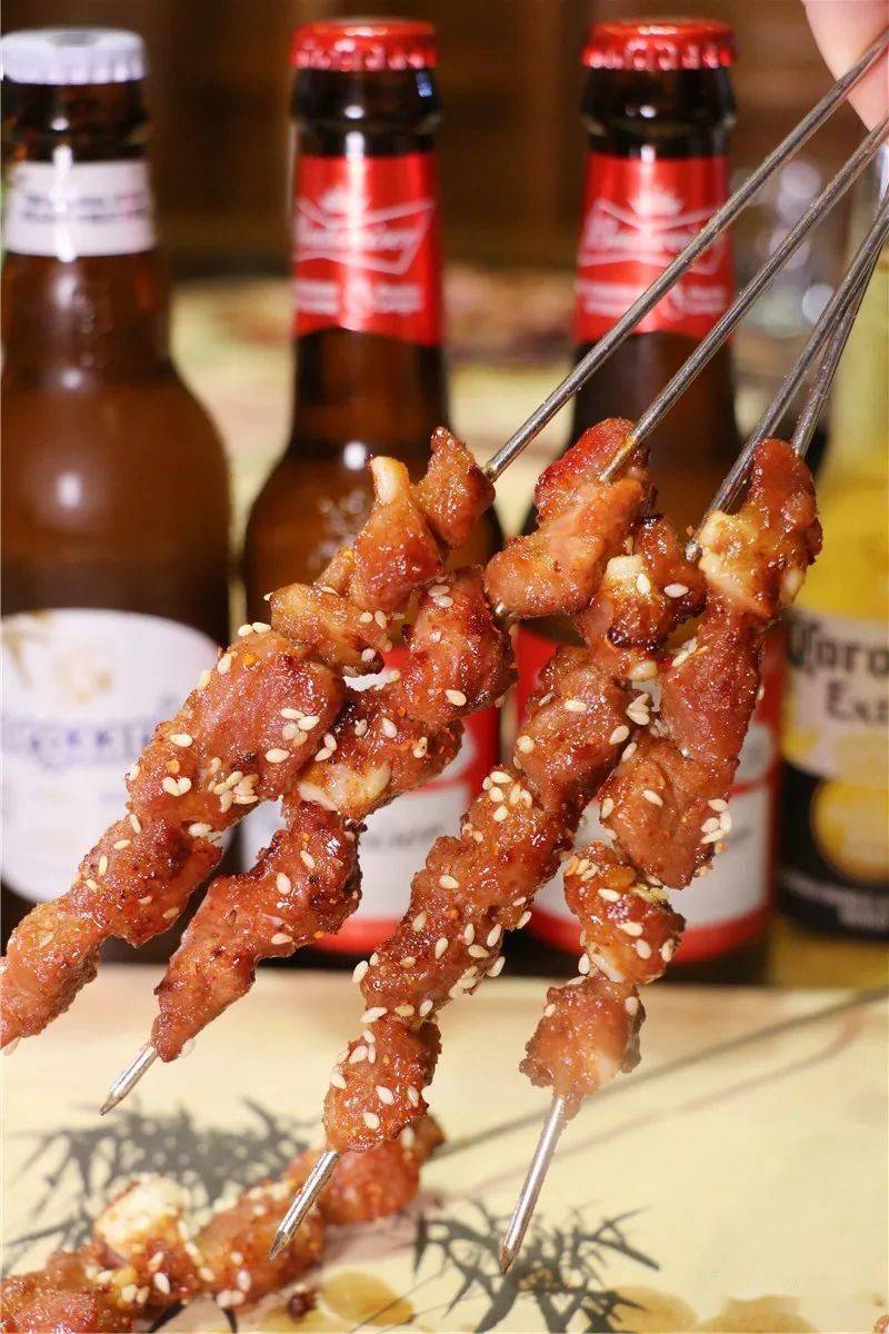 肉汁|我在漳州侨村里吃烧烤！东北烧烤超强阵容！特权价+送酒！晚餐夜宵安排！