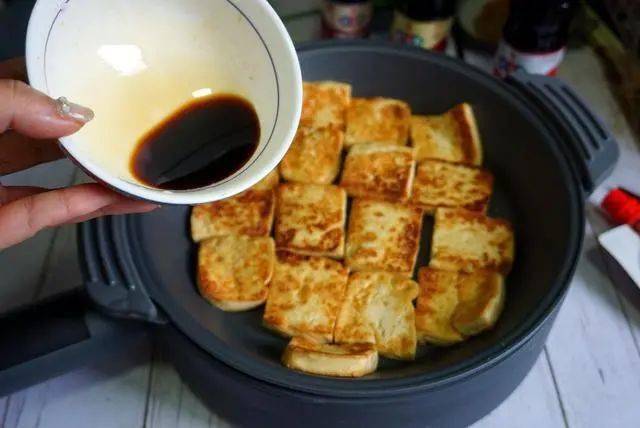 烧烤|在家3元做1盘，秘制料汁教给你，学会能摆摊火爆街头的铁板豆腐