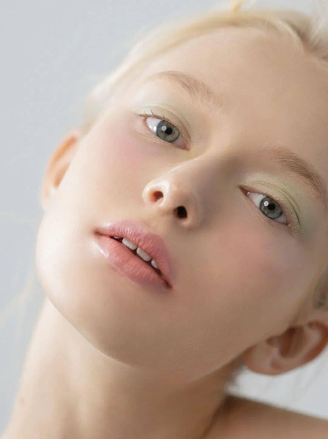 �Ŵ��У�����zhui���õ�ƽ�۲�ױ�ϼ�����˾���������