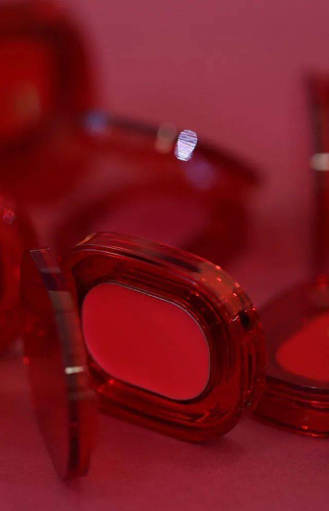 �Ŵ��У�����zhui���õ�ƽ�۲�ױ�ϼ�����˾���������