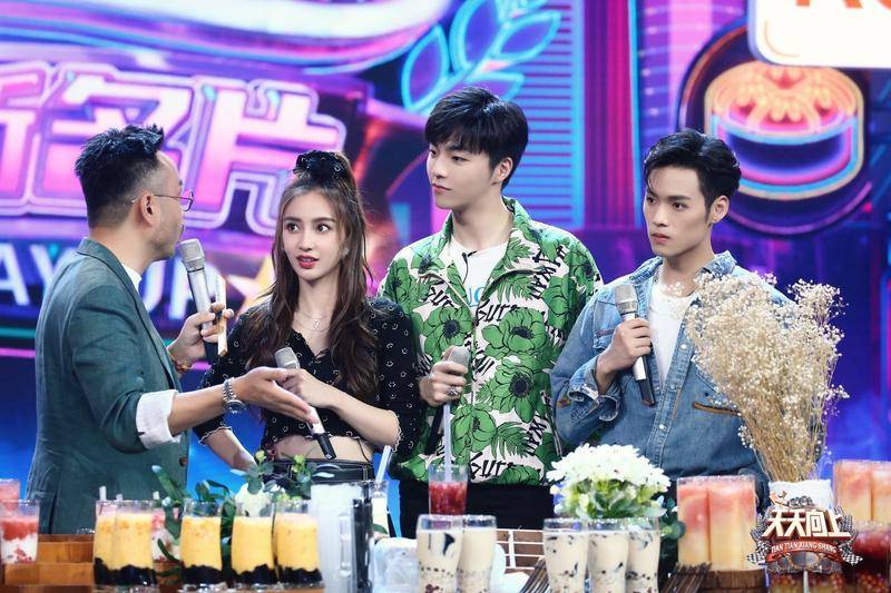 节目组|杨颖自曝喜爱极限运动，王一博亲身教授玩滑板