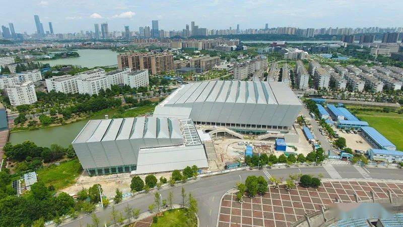 公司直属公司中南大学新校区体育馆含游泳馆项目获中国钢结构金奖评审