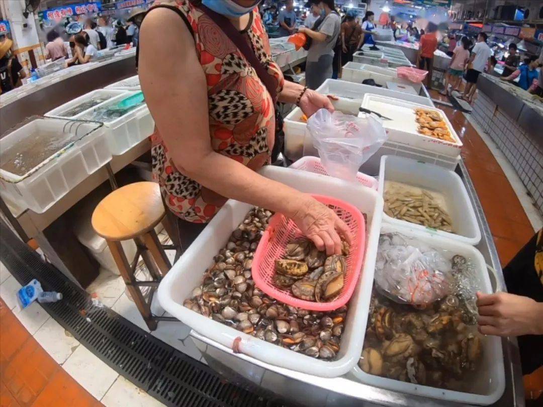 开渔节前逛农贸市场闸坡海鲜到底贵不贵