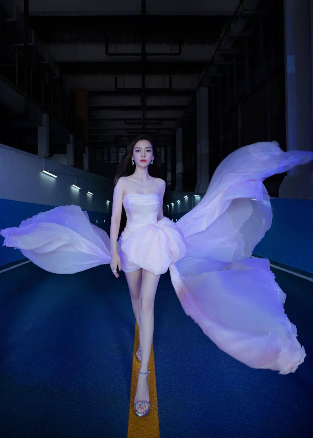 Color|杨颖o靓模时期嘅索相流出？新剧中佢劲多喊戏，终于有演技了？