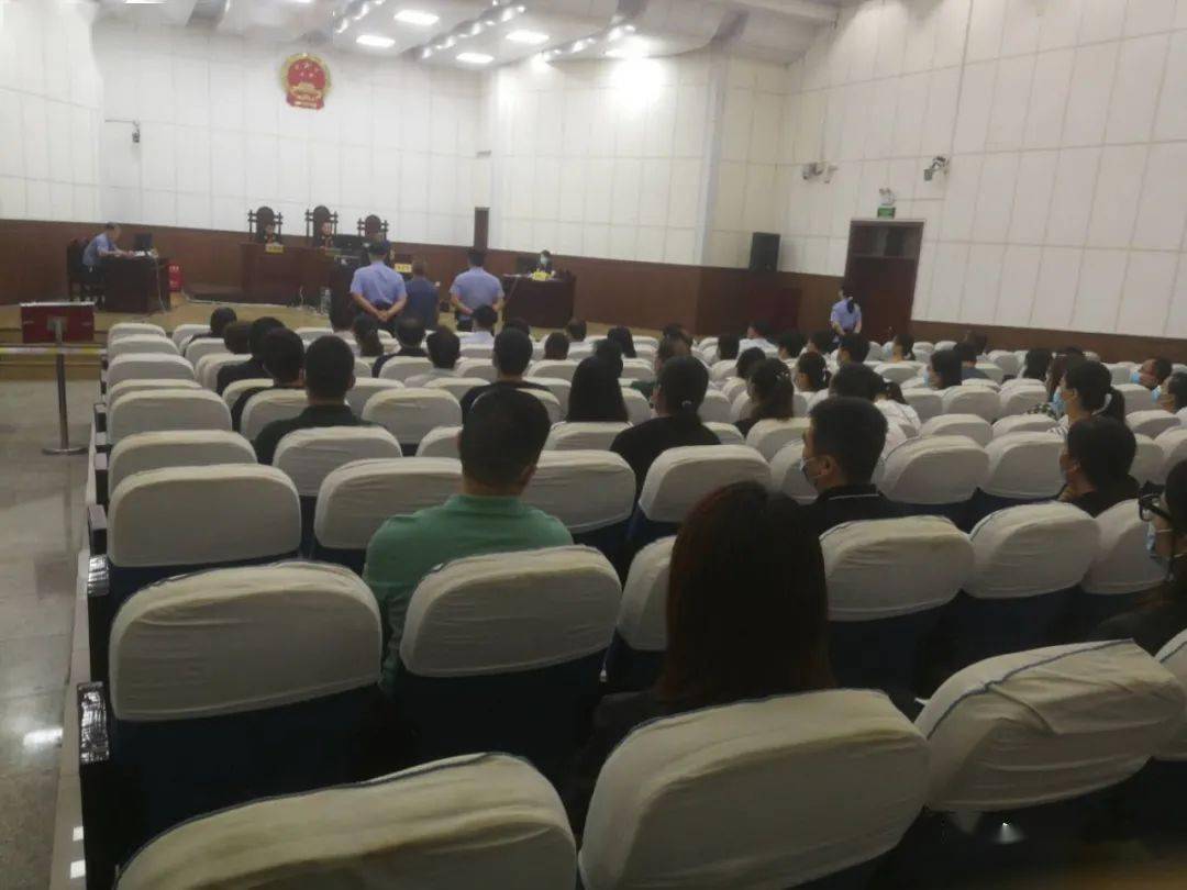 汤阴县人大常委会开展旁听受贿行贿职务犯罪案庭审活动