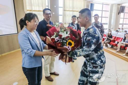 空军|这是什么神仙班啊，53名同学成为空军飞行学员！