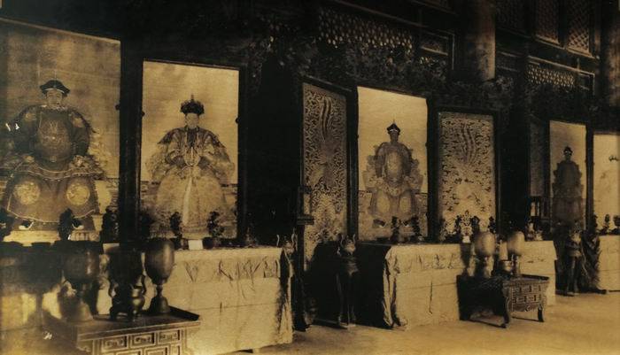 皇帝|故宫何以藏了这批康熙、雍正等清帝吉服读书像