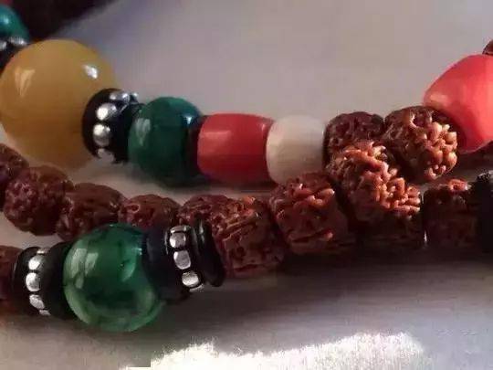 配饰|金刚菩提和不同配饰的搭配，霸气而且简直美到爆！