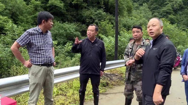 关注 郝明森检查城区清淤和村组道路抢修工作_手机搜狐网