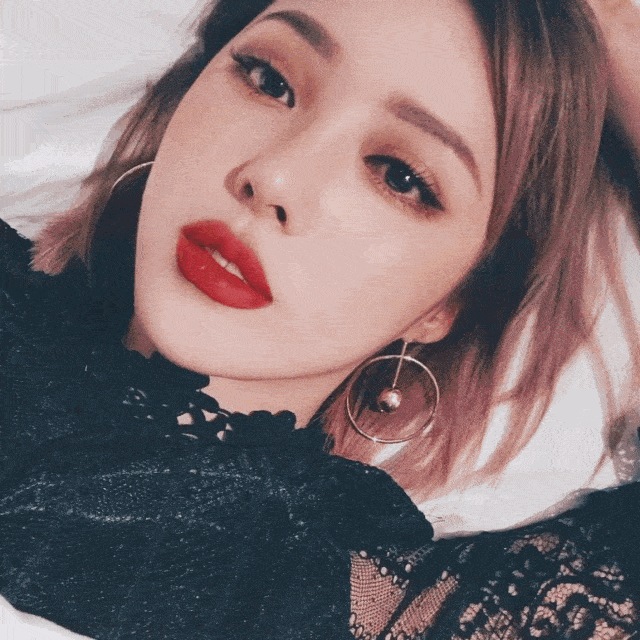 化妆|拔草预警! 网红化妆神器大测评, 最后一个惊呆我......