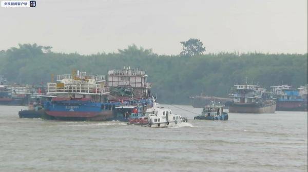 货船|广西9艘货船失控漂流11人被困 海事紧急救援