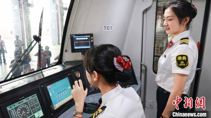 地铁|安徽合肥地铁首批女司机上岗