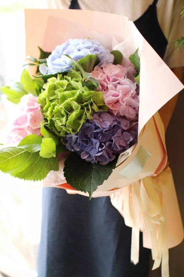 珠宝|情人节可以不送珠宝，绝对不能不送花！