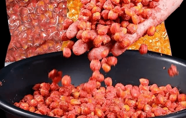 玉米粒|却是鲤鱼草鱼的最爱，看见就追着咬！这款玉米饵的做法虽然复杂