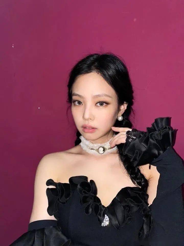 娃娃脸|Lisa、Jennie这些充满魅力的娃娃脸女生，到底是怎么化妆的？