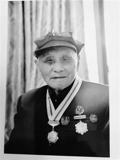 王承登|106岁老红军王承登逝世，保卫瓦窑堡时曾被子弹贯穿头部