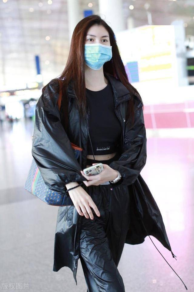 何穗身材比例 cfbbeecbf7fe45a6904b6e724990ebc0.jpeg