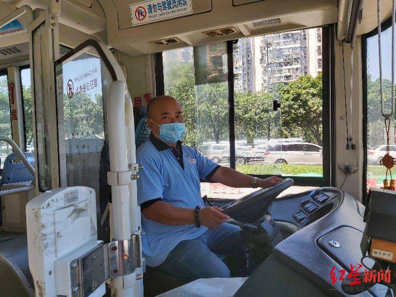 乘客|因自掏腰包为乘客买口罩而走红，公交司机很意外：其实我做这事近半年了