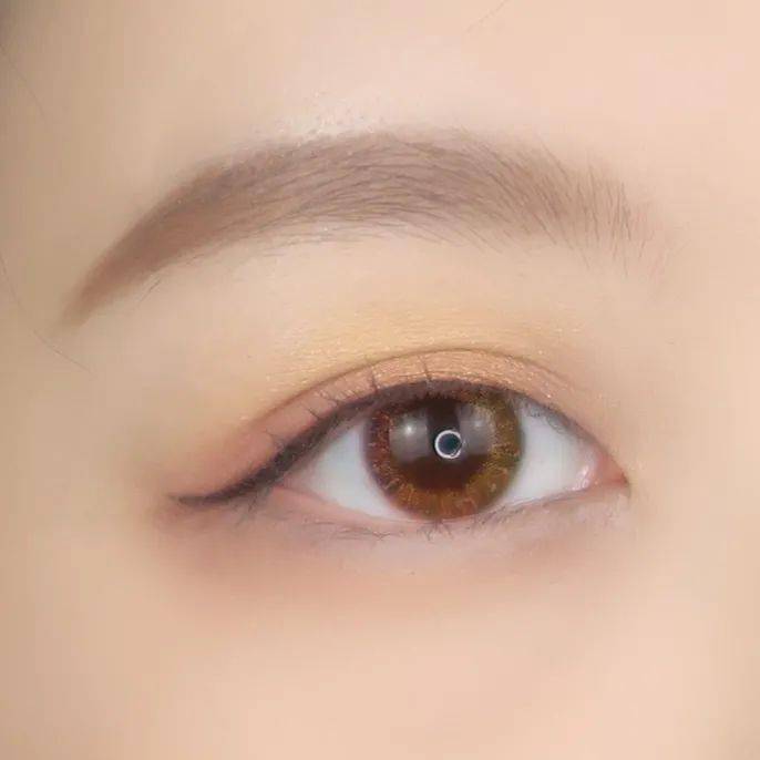 眼影|眼睛好看的女生,都比你多做了这一步!