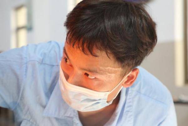 小伙|10年，海宁85后小伙的工作：50°C高温，不能装空调，真相无人不敬佩