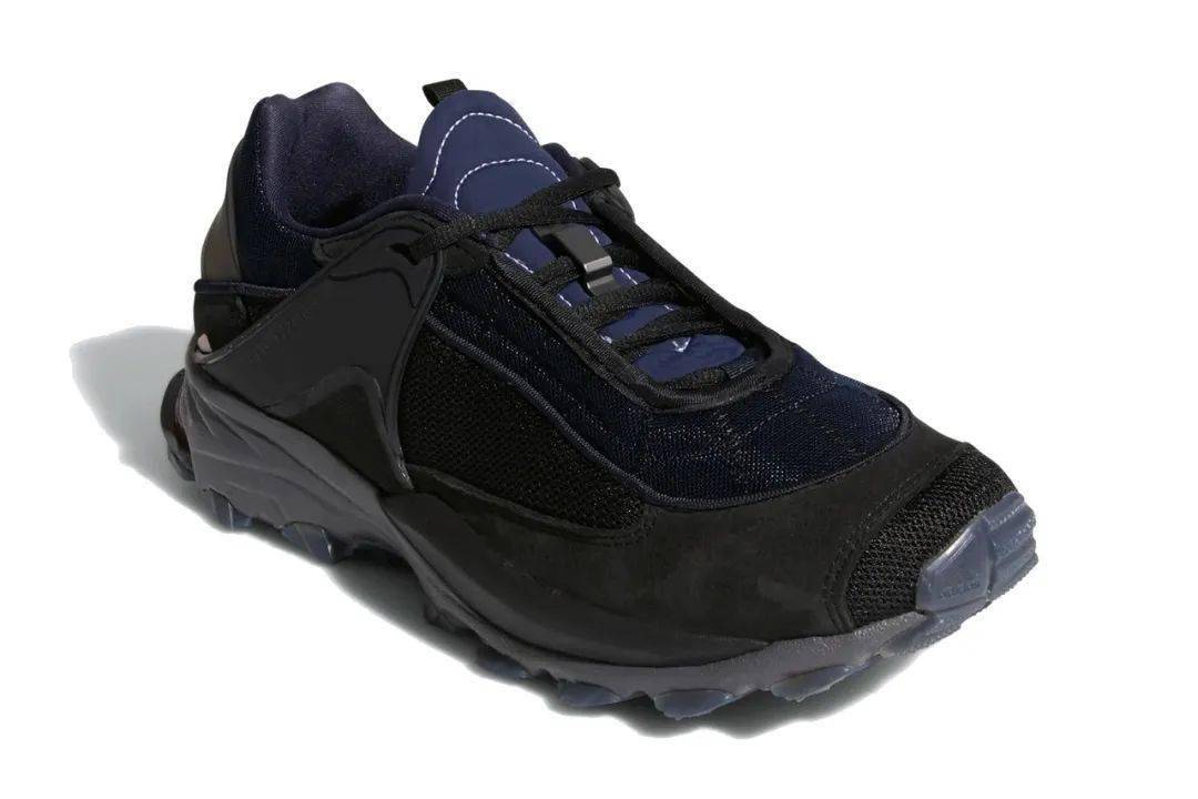 Bondi|不知道买什么的时候，就买黑色球鞋吧！