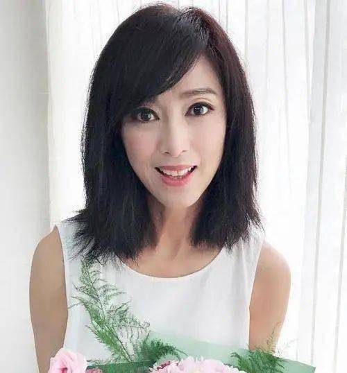 加油！中风传言不攻自破，71岁TVB老戏骨约旧友爬