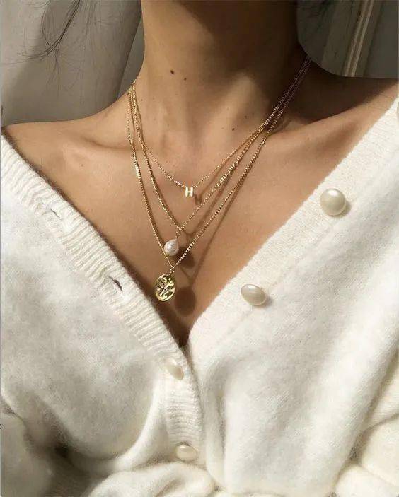 基础|同样穿了简单的基础款，为什么她比你精致？
