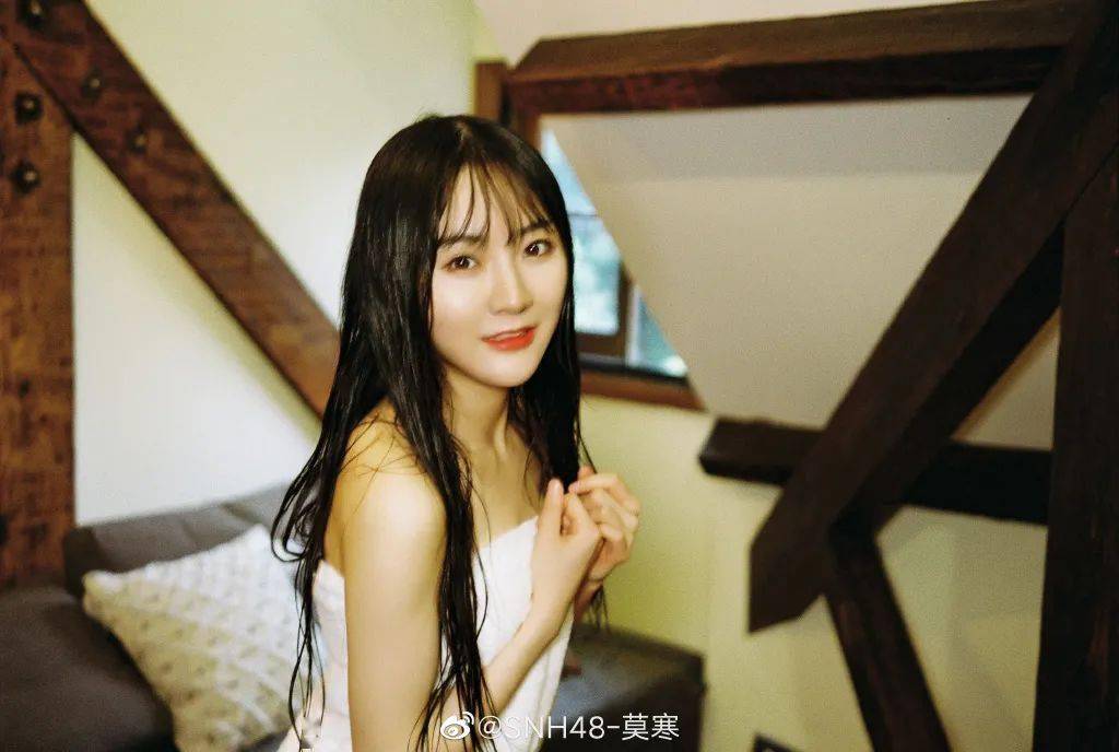 许佳琪|每刻美丨撩人湿发 又美又飒！