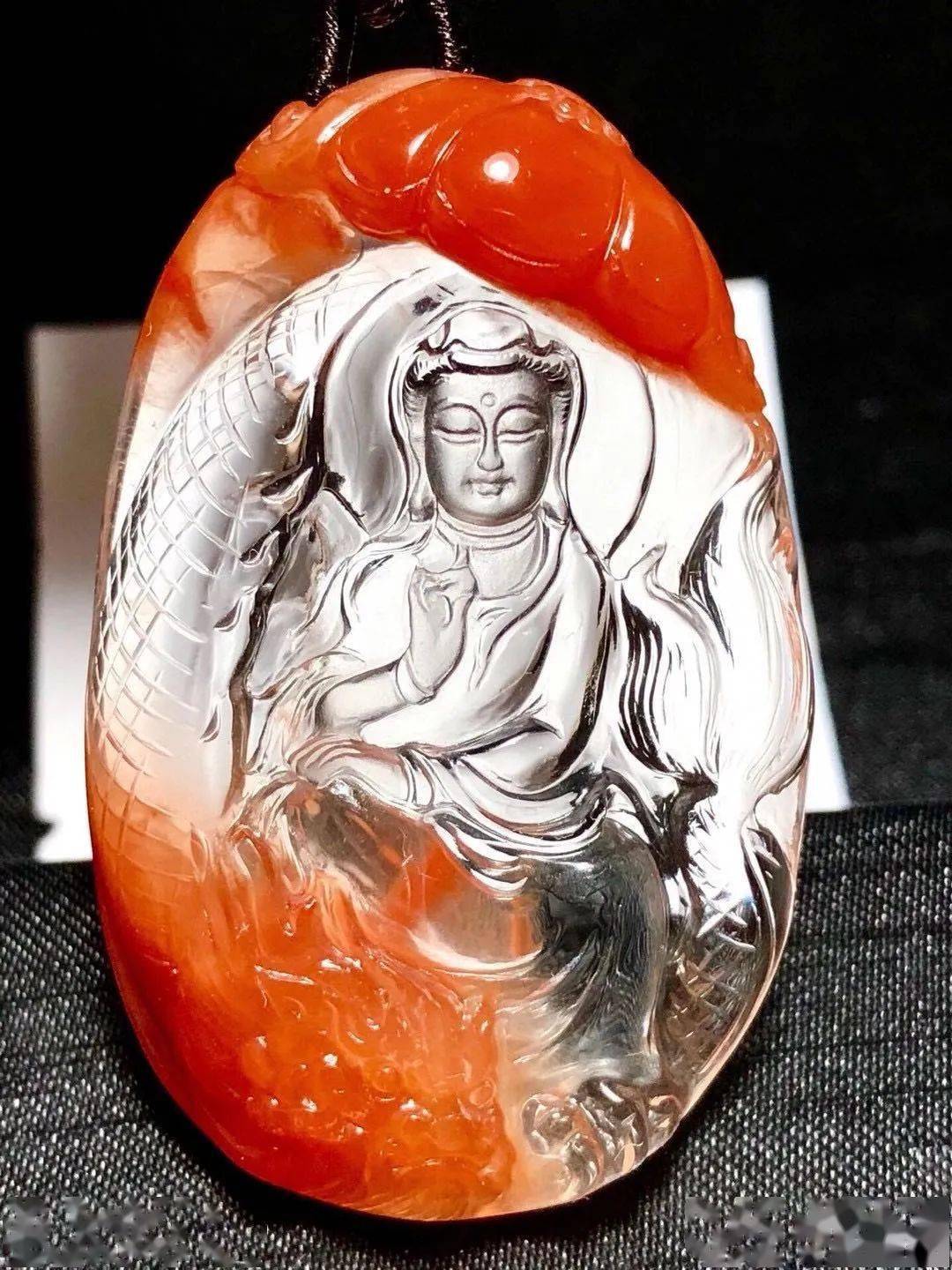 珠宝|红宝石为什么备受瞩目，用美貌迷惑人间的红宝石！