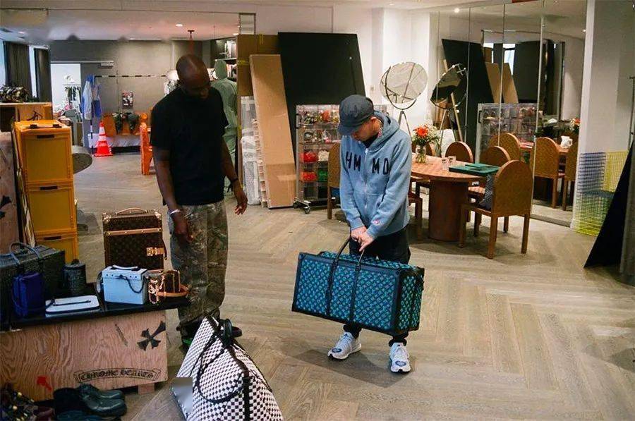 人人|半个娱乐圈都在穿！人人苦等的 LV 联名终于来了！想抢到只要一招！