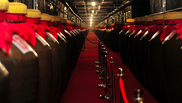 疫情|白酒中报“强者恒强”，板块大涨5只个股创历史新高