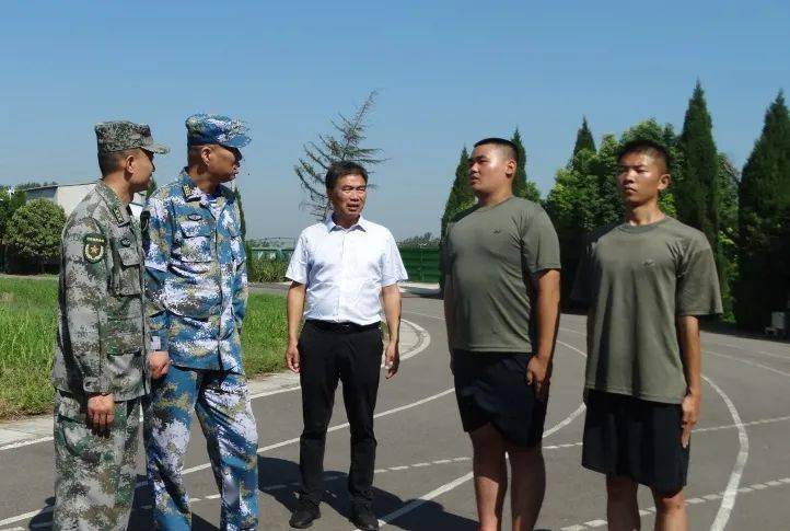 【训练】河南省平顶山军分区领导赴郏县检查指导役前教育训练工作