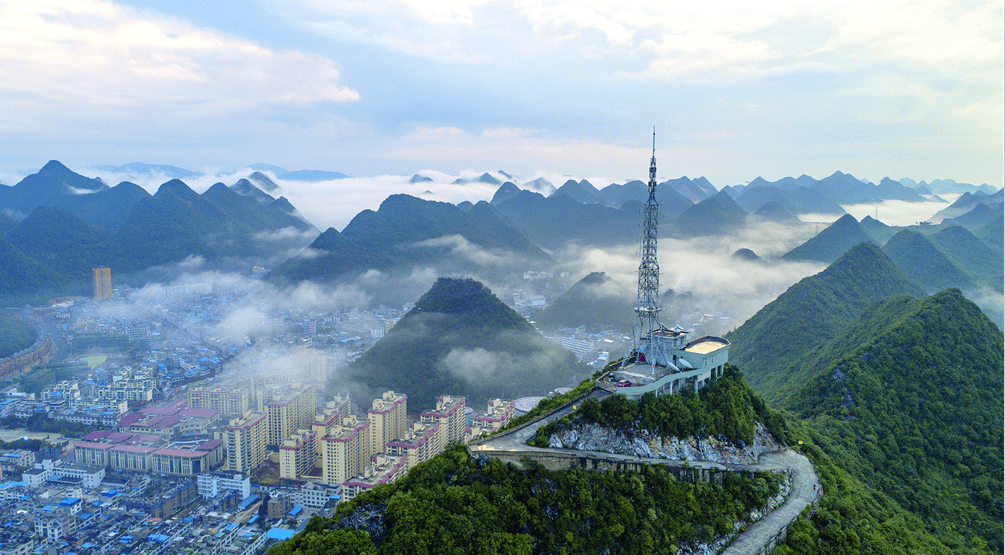 风雨过后,为了追随云雾,近日,我们来到西畴县胡广山.