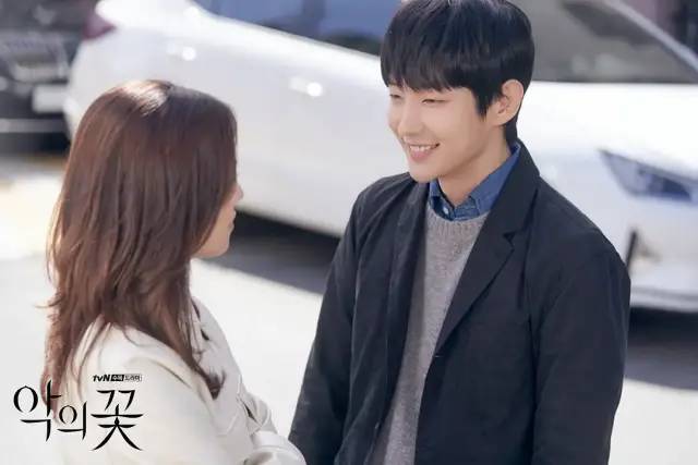 花美男|李准基用了15年，让人不再关注他的美貌