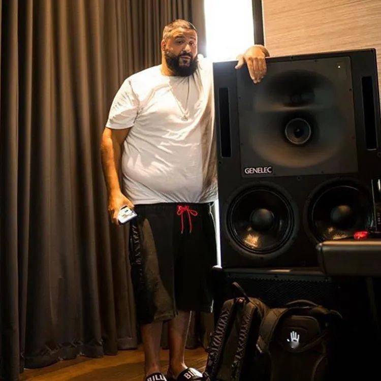 Yeezy|鞋柜就值 1.5 亿!他和 AJ 联名,却对侃爷原味 Yeezy 情有独钟!