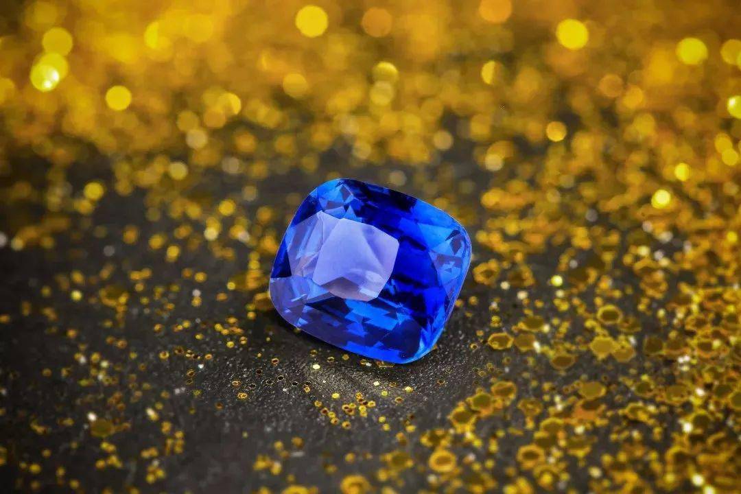 梅根|梅根形象又崩了，竟然出书洗白自己？ 嫉妒凯特是因为珠宝分配不均？