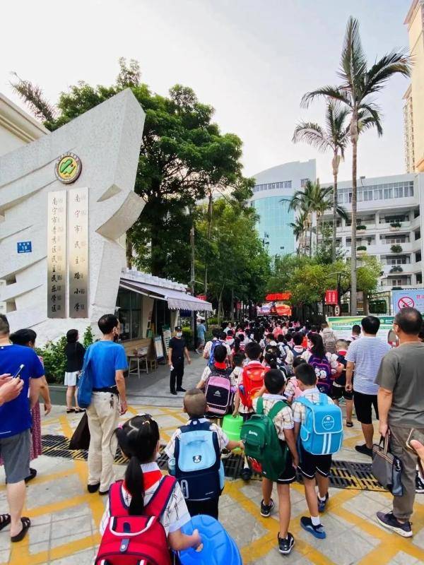 南宁|今天，南宁校园迎来一批小可爱！有你家的吗？