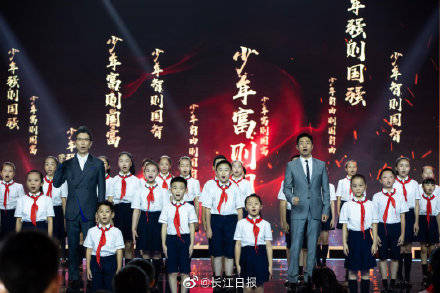 武汉|今年的《开学第一课》，被搬到了武汉！